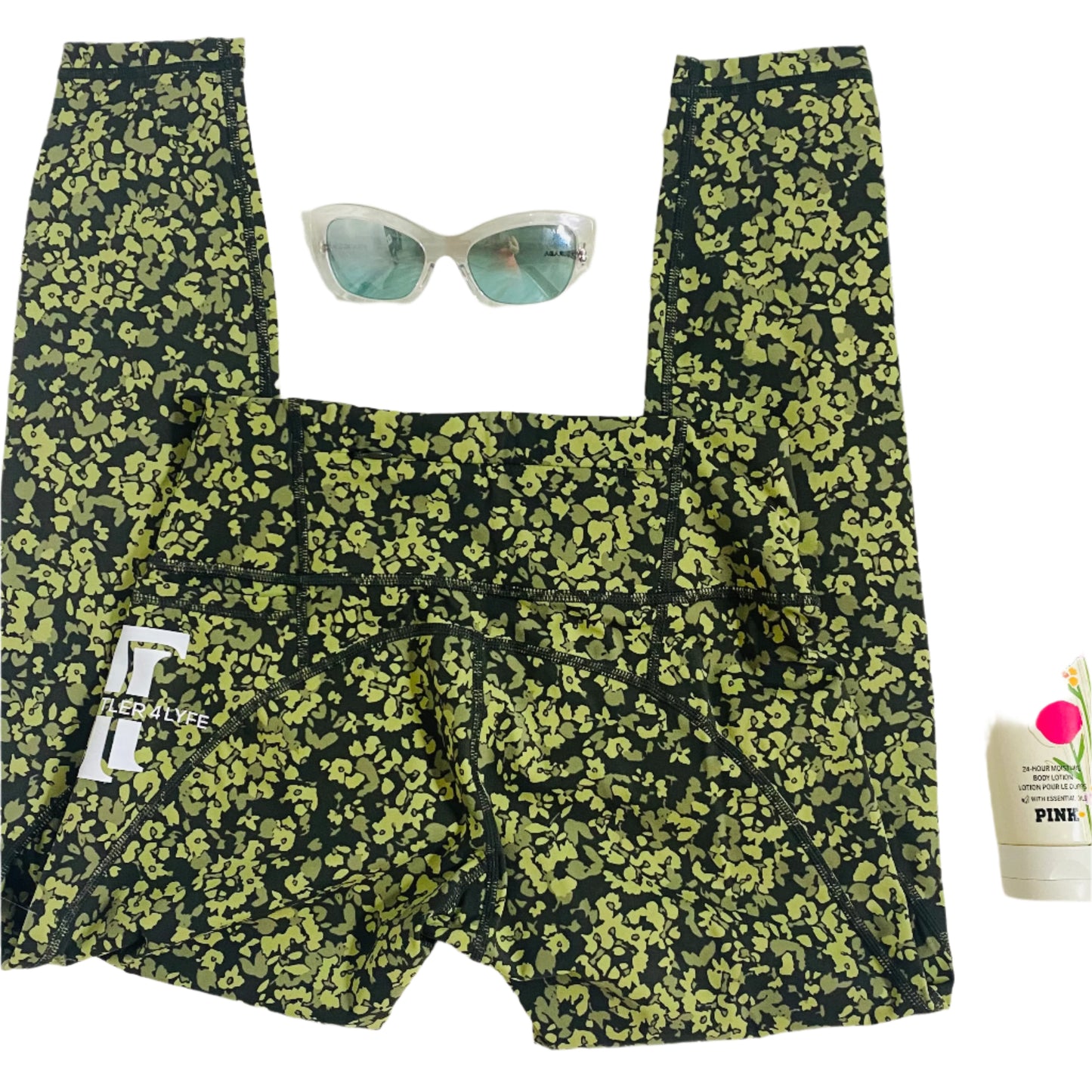 Enchanted Forest: Women's Green Print Leggings for Nature-Inspired Style