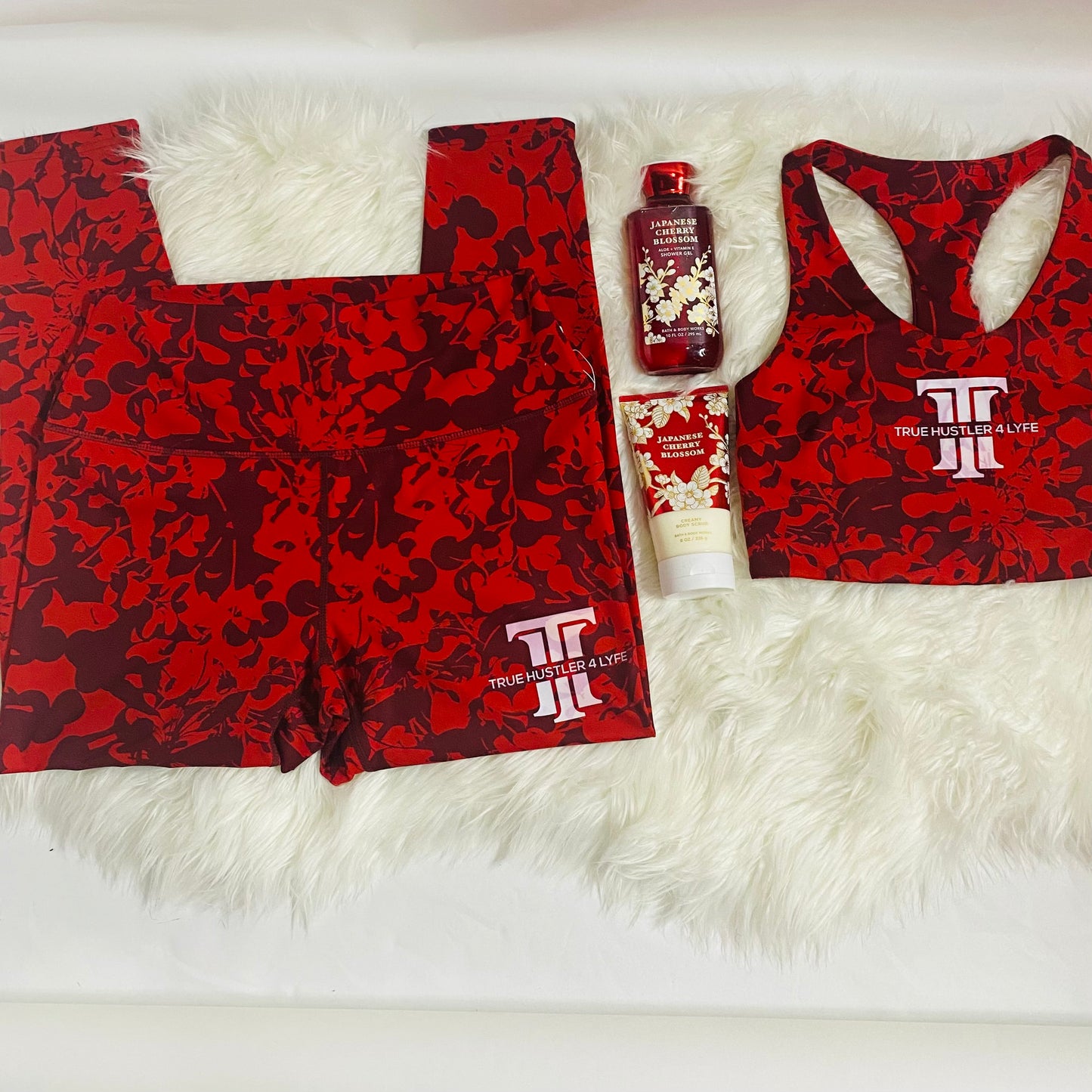 True Hustler 4 Lyfe Activewear Leggings - High-Waist, Yoga-Ready, Moisture-Wicking, Red Print