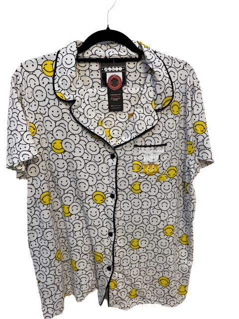 Happy Vibes 2-Piece Pajama Set – Soft White with Smiley Face Print & Yellow Accents