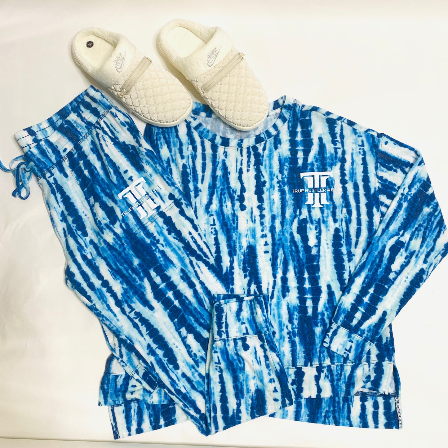 "Royal Blue Tie Dye Loose Fit Two-Piece Womens Pajama Set - Perfect for Lounging in Style" ( Large)