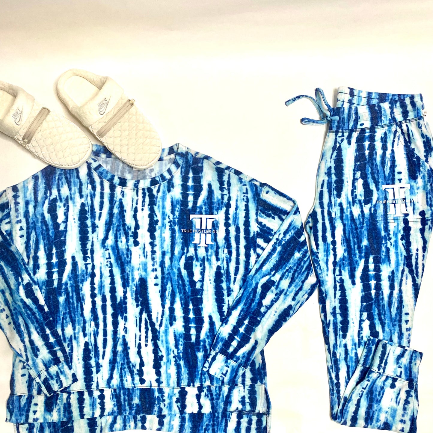 "Royal Blue Tie Dye Loose Fit Two-Piece Womens Pajama Set - Perfect for Lounging in Style" ( Large)
