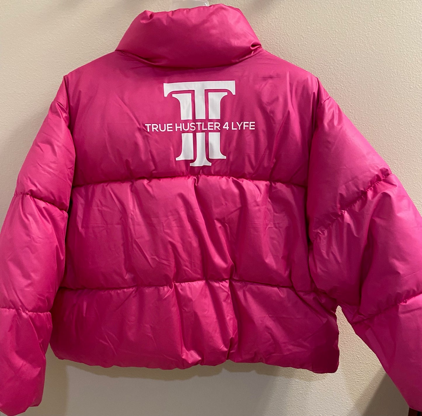 "True Hustler 4 Lyfe: Elite Cropped Puffer Jacket for Women"-Hot Pink